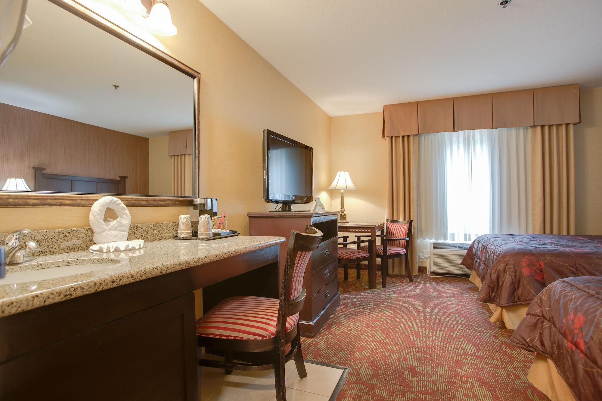 Castle Inn And Suites Анахайм Екстериор снимка