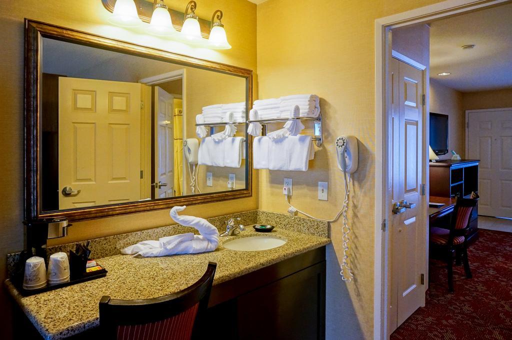 Castle Inn And Suites Анахайм Екстериор снимка