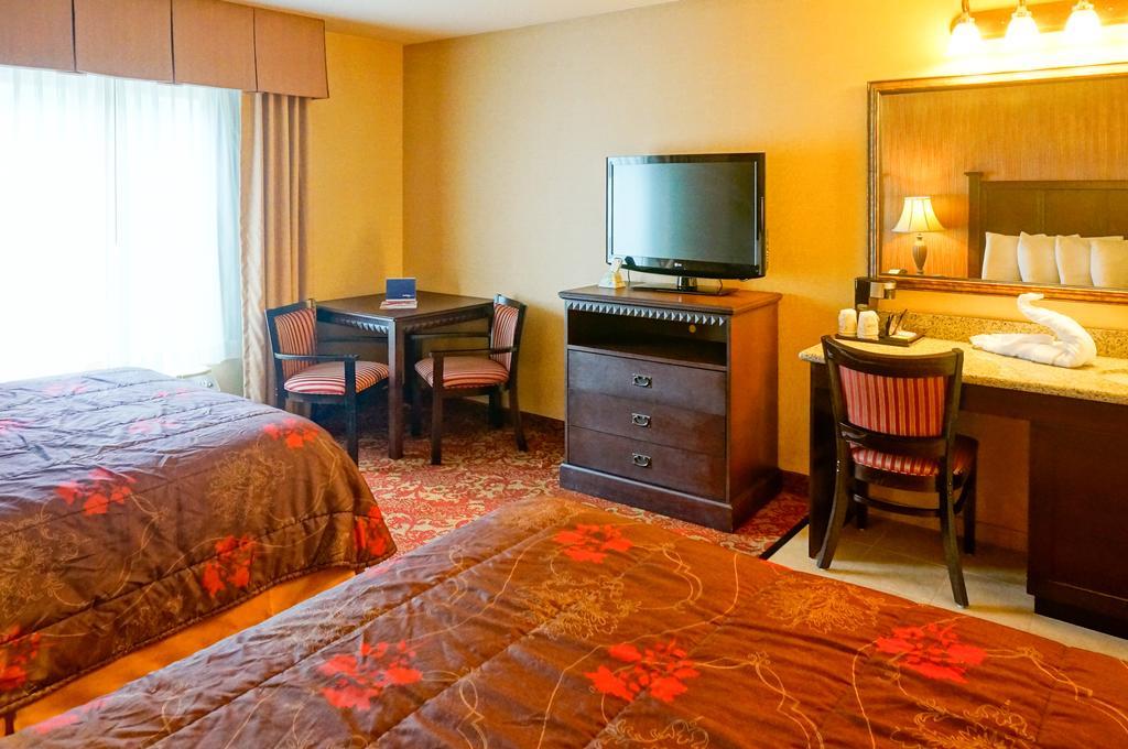 Castle Inn And Suites Анахайм Екстериор снимка