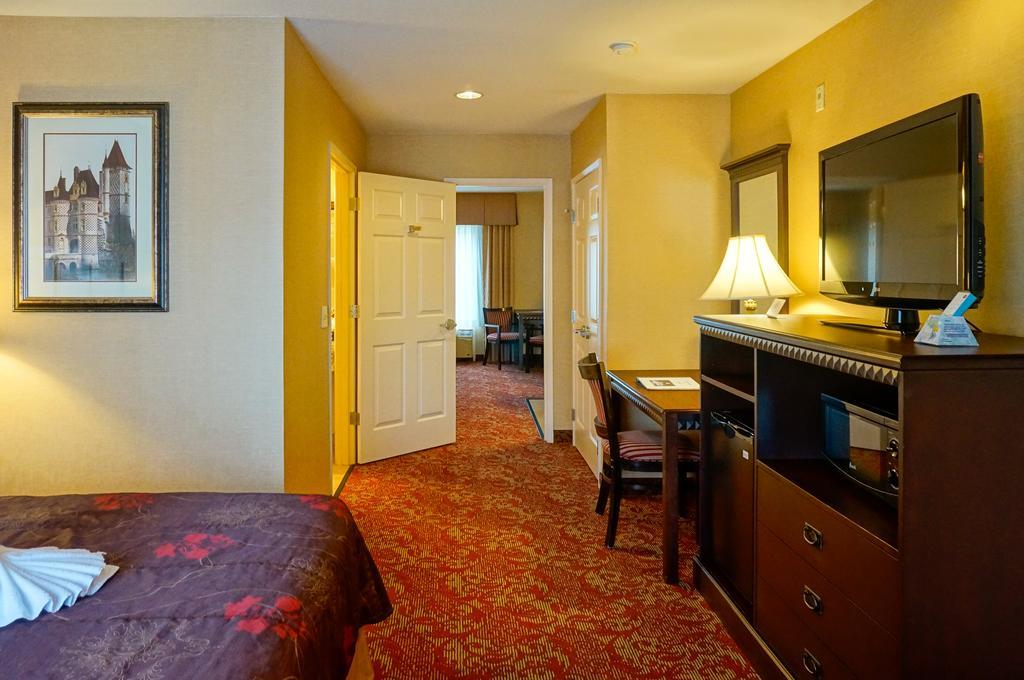 Castle Inn And Suites Анахайм Екстериор снимка