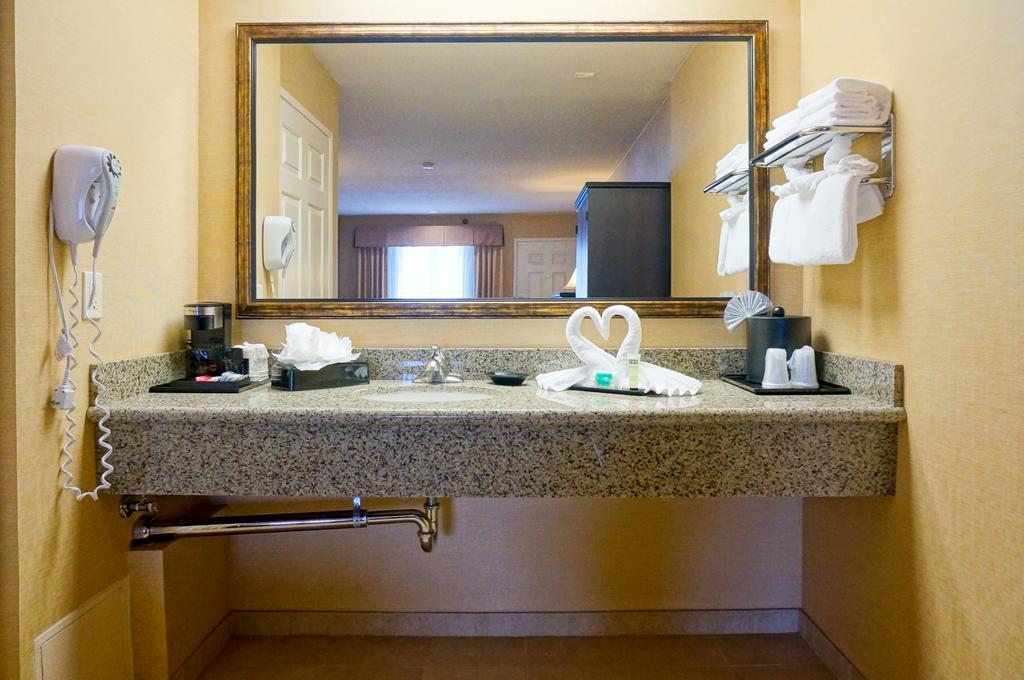 Castle Inn And Suites Анахайм Екстериор снимка