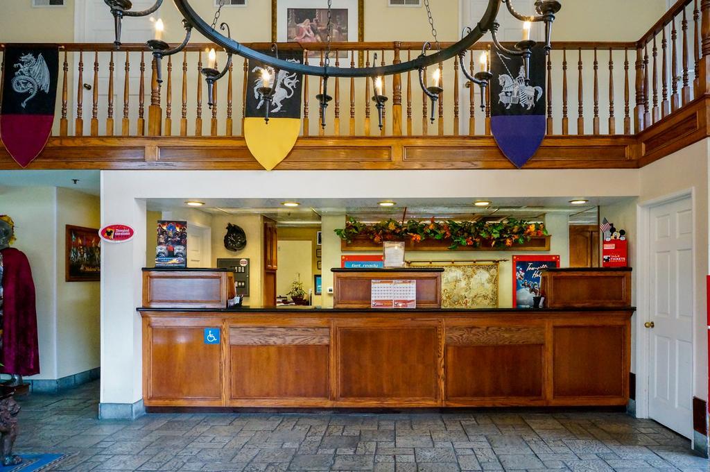 Castle Inn And Suites Анахайм Екстериор снимка